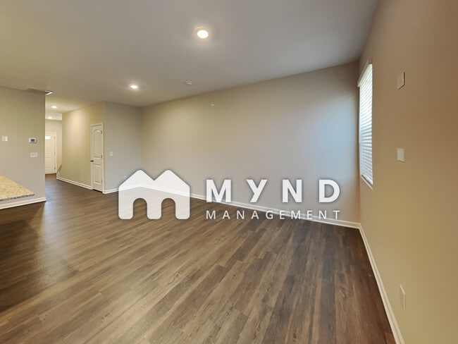 Building Photo - 5648 Union Pointe Dr