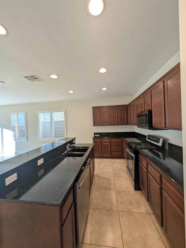 Foto del edificio - 1349 Edelweiss Dr