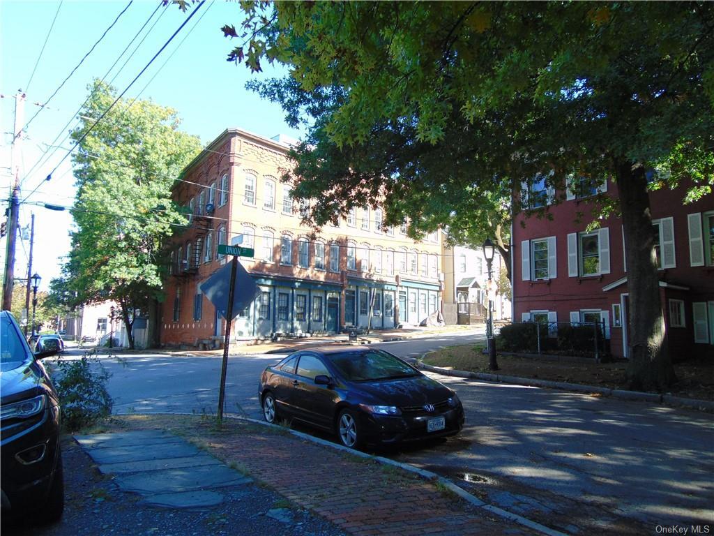 177 Union St Unit 4, Poughkeepsie, NY 12601 Room for Rent in