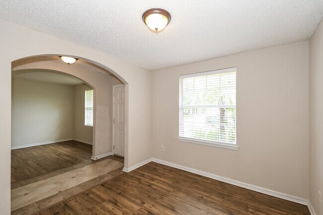 Foto del edificio - 12710 Dunns View Dr