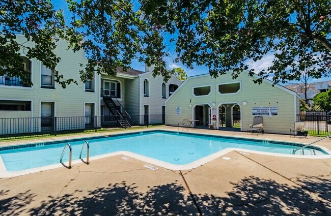 Foto del edificio - 6602 Harbor Town Dr