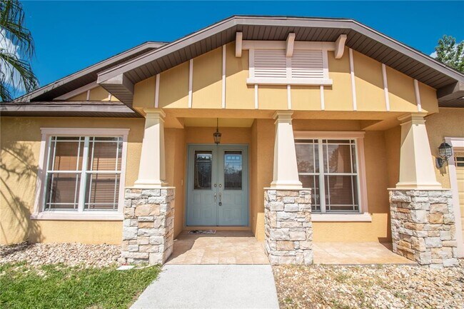 Building Photo - 14211 Spring Hill Dr