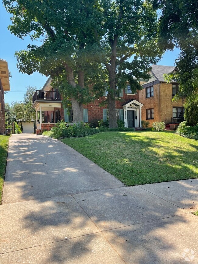 Mesta Park Apartments for Rent with a Yard Oklahoma City, OK 2