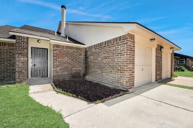 Building Photo - 16423 Monte Carlo Ln