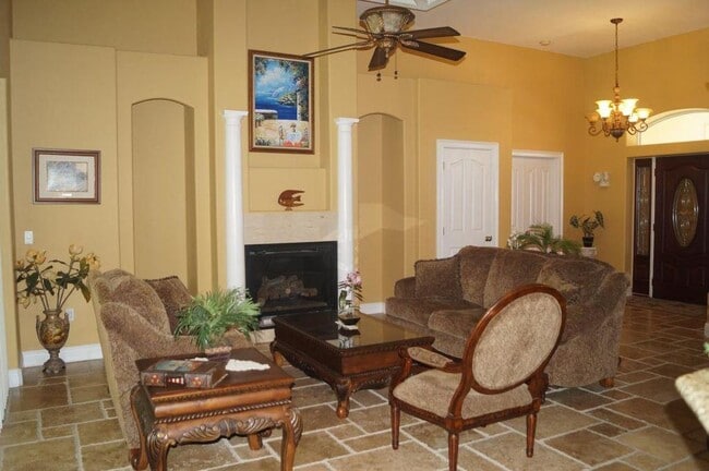Foto del edificio - 6548 Tidewater Dr