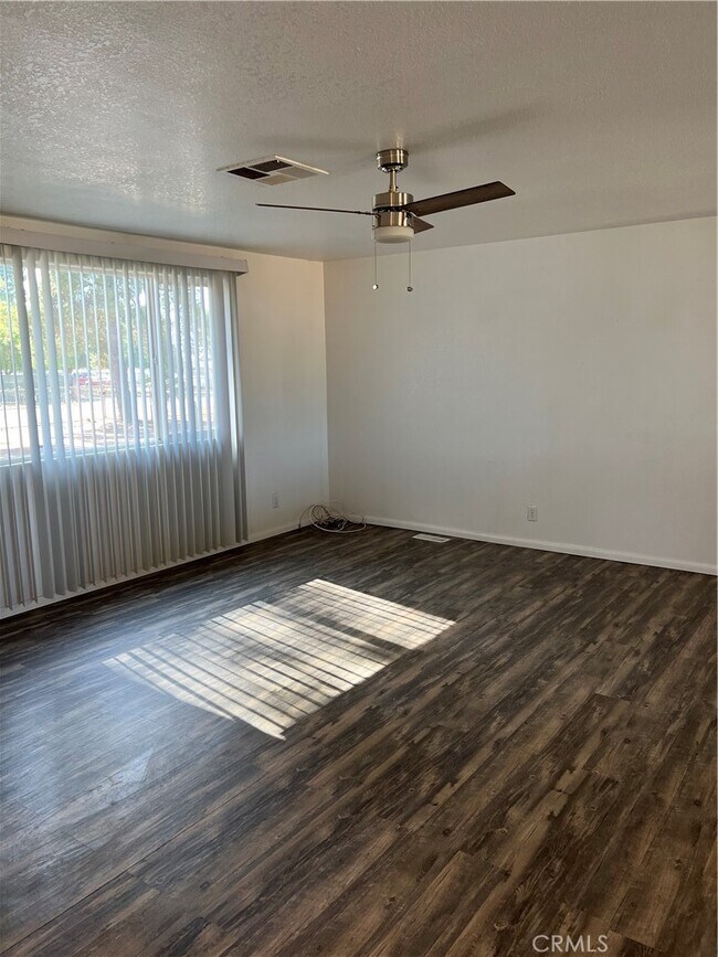 Foto del edificio - 30675 Old Windmill Rd