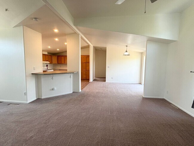 Foto del edificio - Charming Horse Property - 2 Bed/ 2 Bath with office- Home with Scenic Views and Pasture