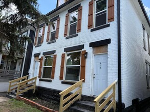 Building Photo - 411 St Clair Ave