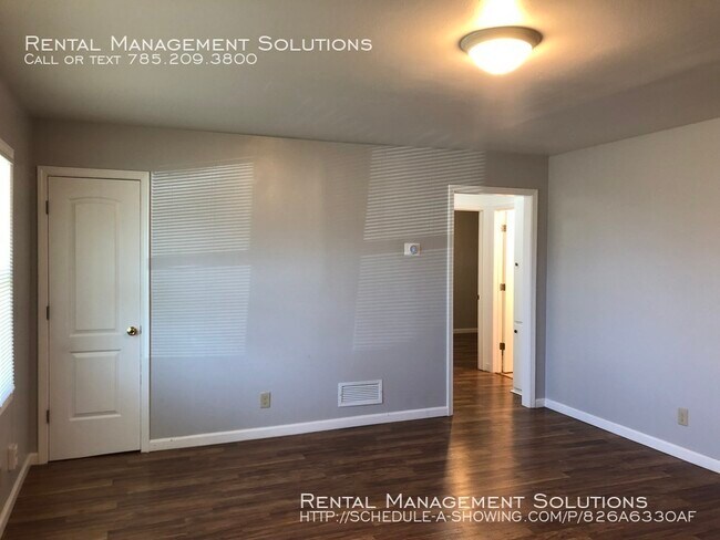 Building Photo - NEW LISTING--1300 SW 37th