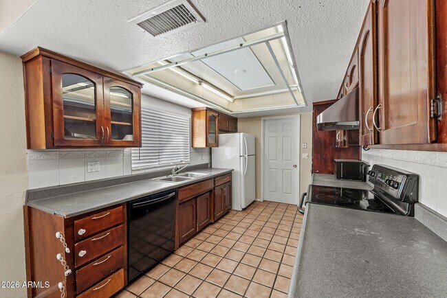 Foto del edificio - 5203 W Laurie Ln