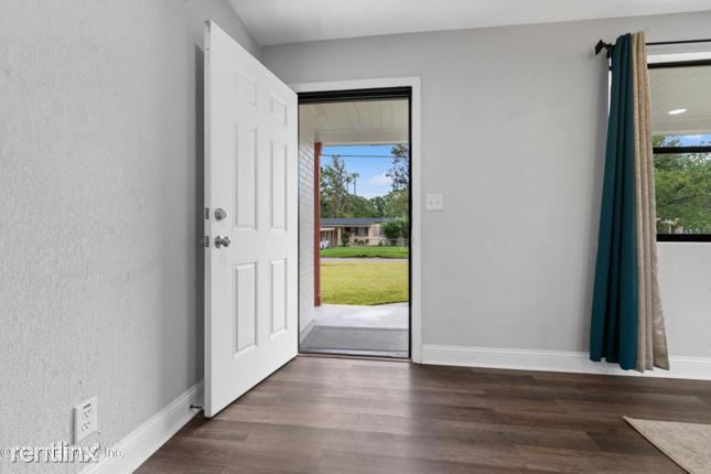 Building Photo - 3 br, 1 bath House - 5340 Redrac St