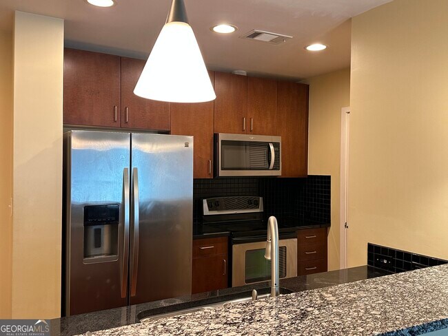 Building Photo - 250 Pharr Rd NE