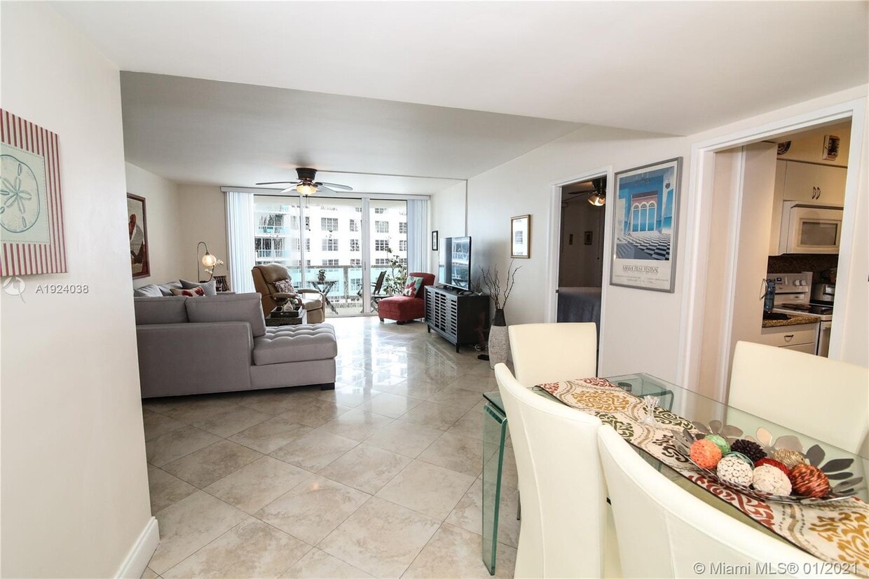5151 Collins Ave Unit 827, Miami Beach, FL 33140 Condo for Rent in Miami Beach, FL