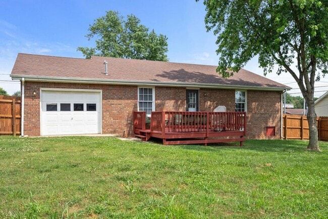 Single car garage (rear-entry) with tons of storage - 1102 Tobacco Rd
