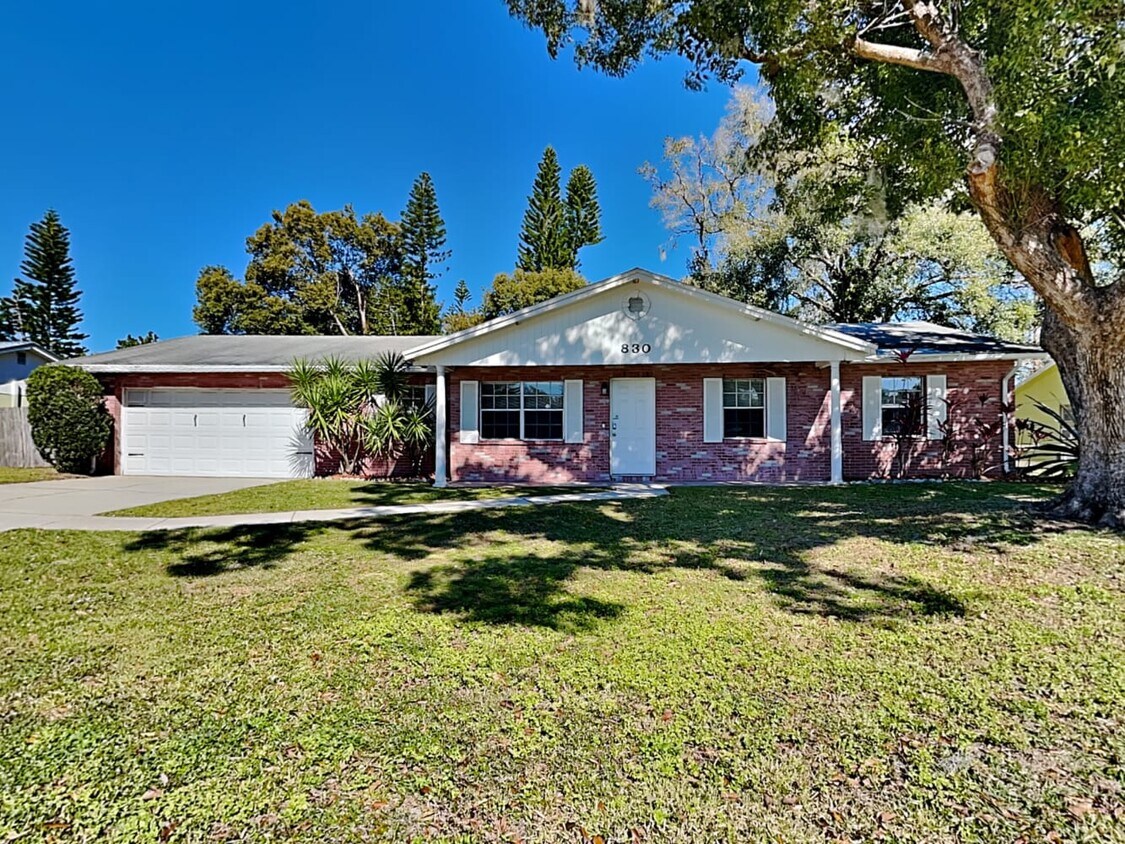Foto principal - 830 White Birch Ln