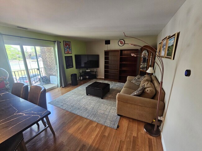 Building Photo - 1550 Sandpebble Dr