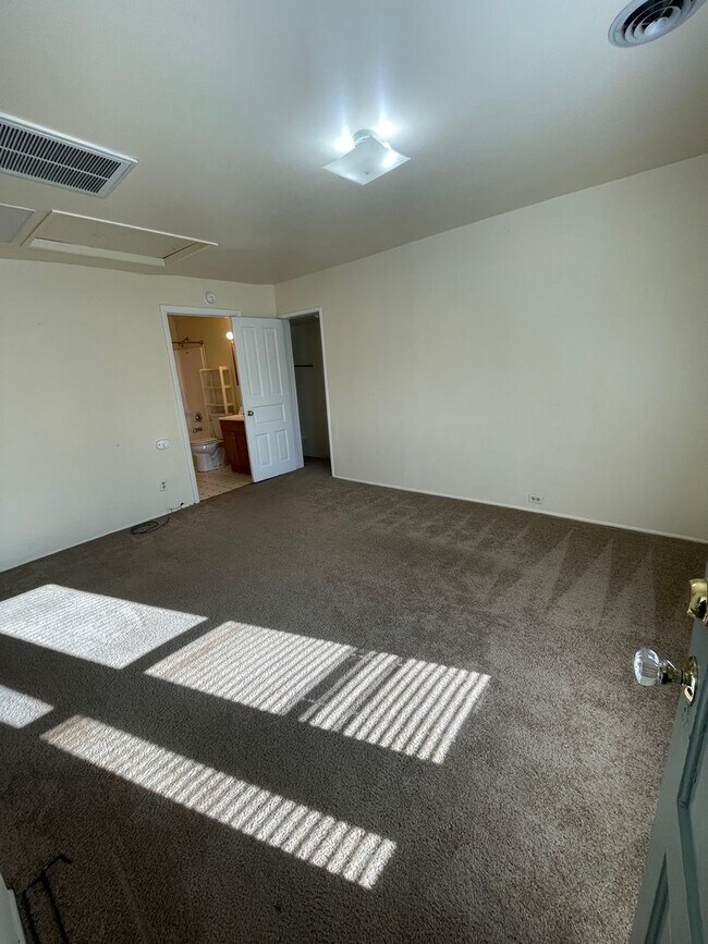 Foto del edificio - 516 N Adams St