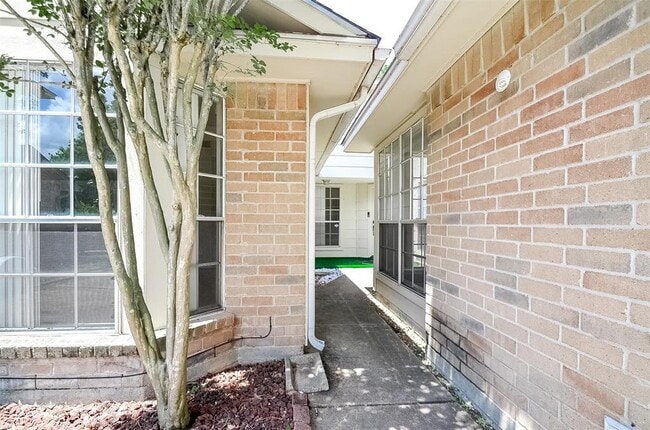 Building Photo - 1807 Trendwest Dr