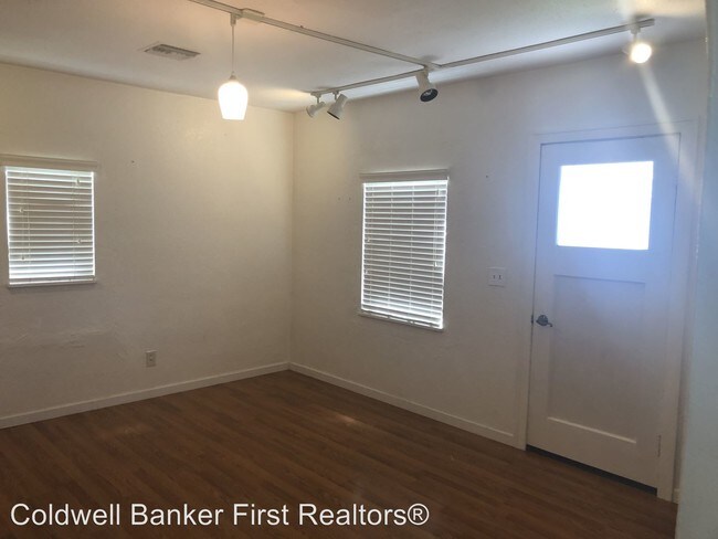 Building Photo - 1 br, 1 bath House - 228 W. Whitman (Upper)
