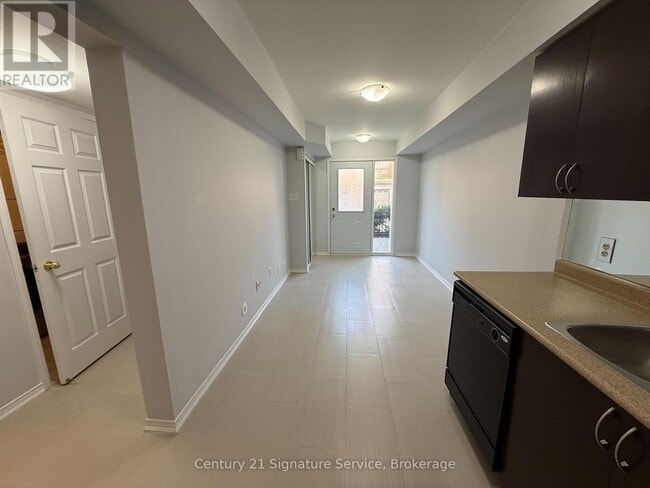 Building Photo - 277 - 4975 SOUTHHAMPTON DRIVE
