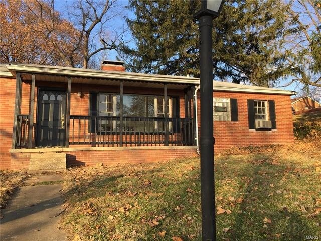 Primary Photo - 501 Oak St