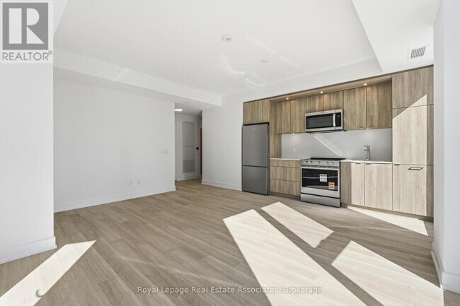 Photo du bâtiment - 25 Cordova Ave