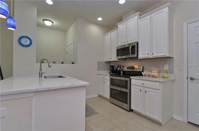 Building Photo - 10704 Avery Park Dr
