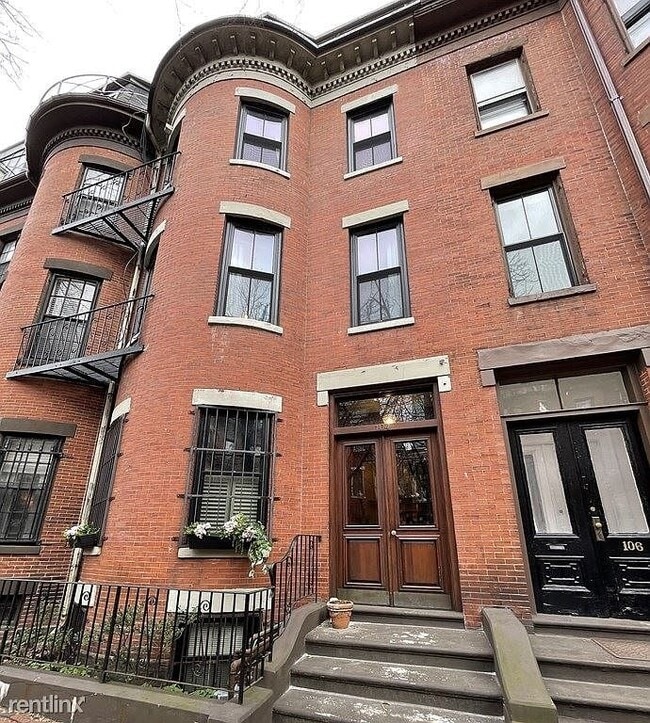 Building Photo - 104 Chandler St