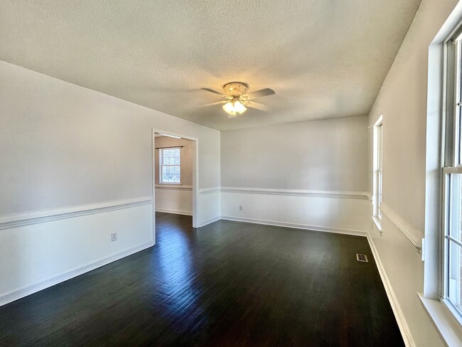 Building Photo - 239 Yorkshire Dr