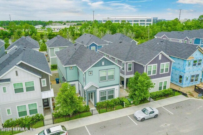 Foto del edificio - 7413 Beach Walk Pl