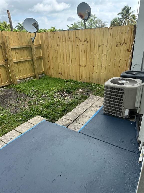 Foto del edificio - 941 NE 169th St