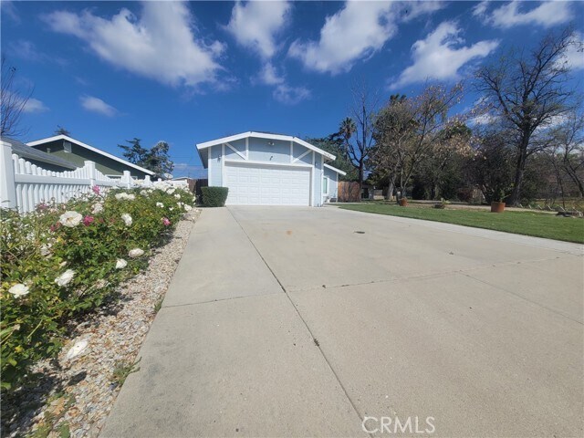 Building Photo - 35054 Beech Ave