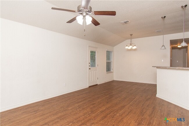 Building Photo - 401 Bonnie Dr