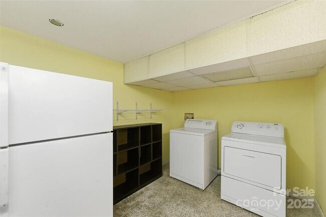 Foto del edificio - 1051 Cox Mill Rd
