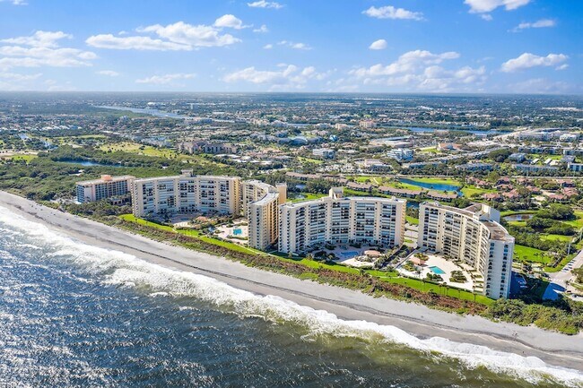 Foto del edificio - 300 Ocean Trail Way