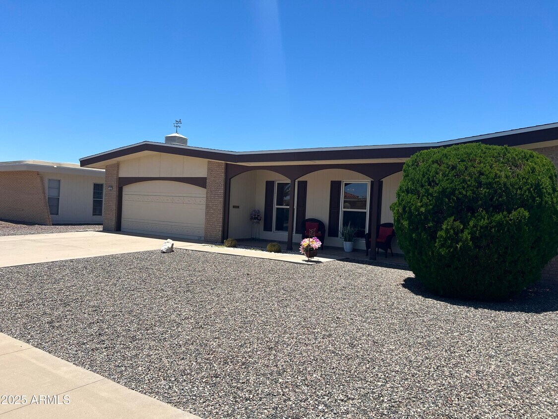 Foto principal - 9221 W Briarwood Cir N