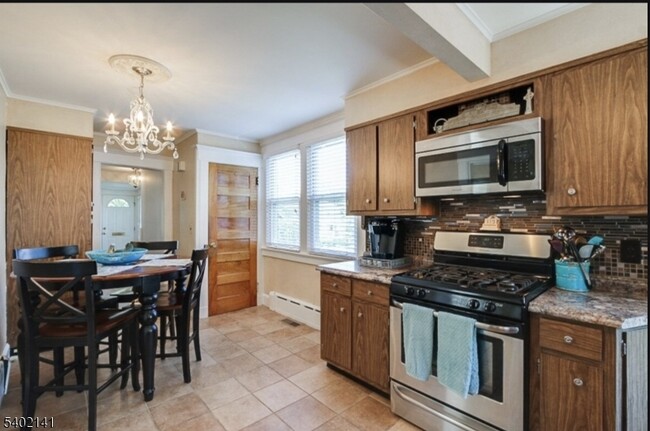 Building Photo - 16 Cross St