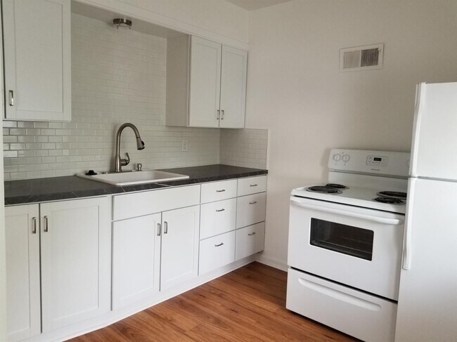 Building Photo - 207 N Ann Arbor St