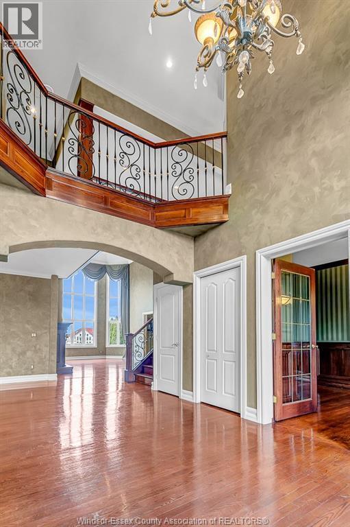 Photo du bâtiment - 1585 Stoneybrook Crescent