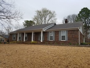 Building Photo - 253 Chickering Rd
