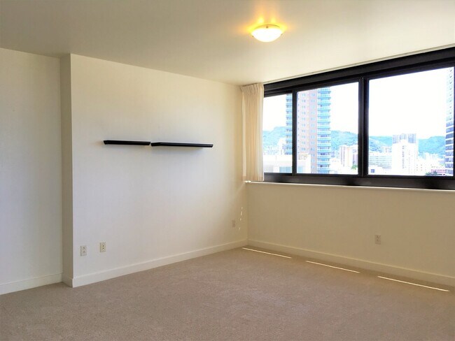 Foto del edificio - Keola Lai - 1BR/1BA/1PK (Pet Friendly)