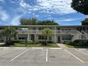 Building Photo - 254 Newport P