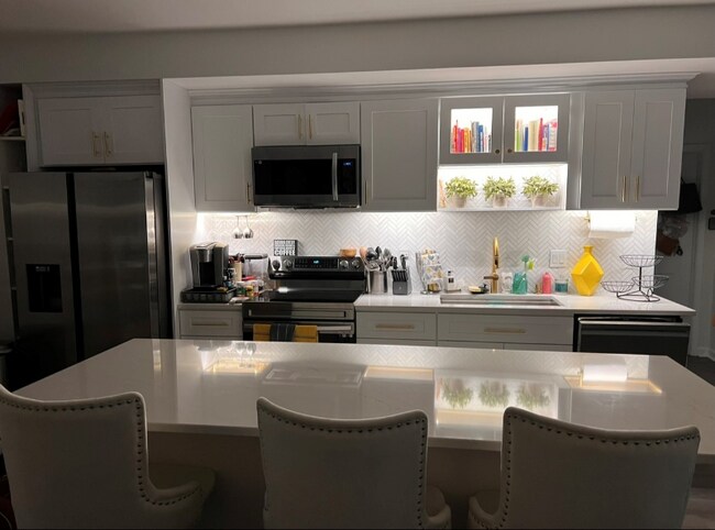 Foto del edificio - 6253 Rolling Spring Ct