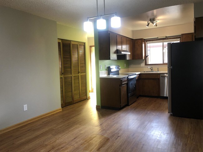 Building Photo - 405 SE 88th Ave