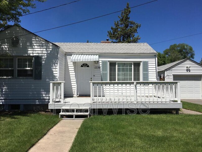 Foto del edificio - 1239 NW Dogwood Ave