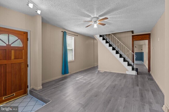 Foto del edificio - 129 Blake Ave