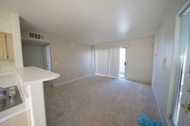 Building Photo - NO SHOWINGS until 12/16/2023