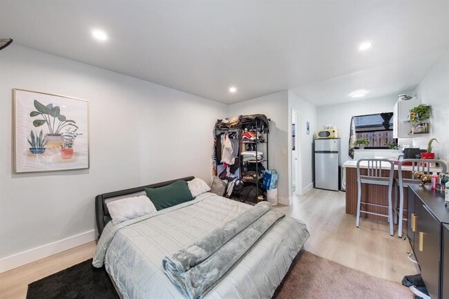 Foto del edificio - 901 NE 40th St