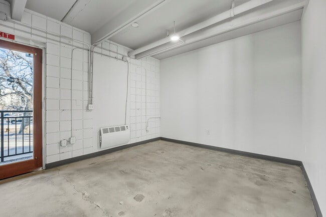 Photo - 415 S Weber St Apartment