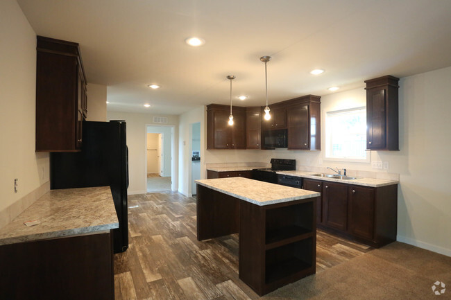Interior Photo - Pin Oak Parc